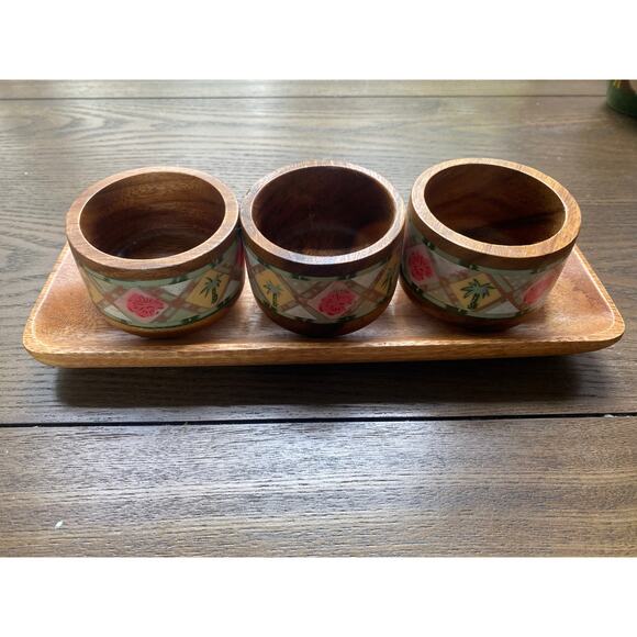 Wooden Bowls on Wood Tray Tropical Design Made in Philippines - Picture 2 of 5